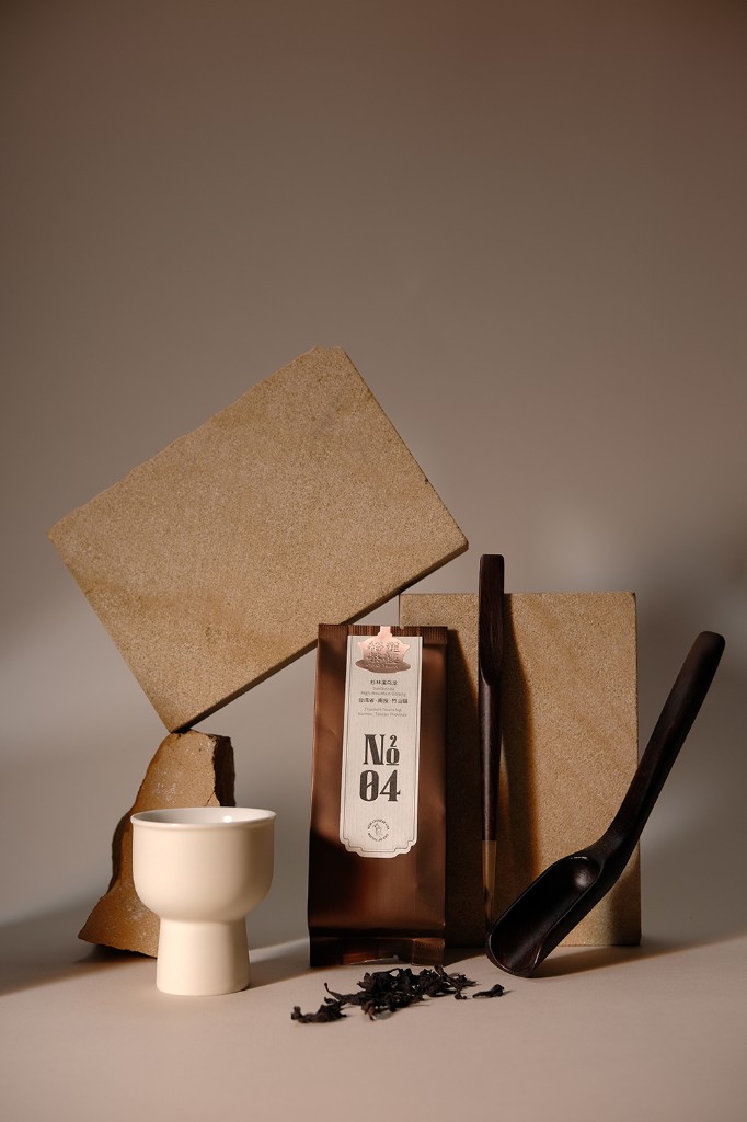 CHA OF YULIAN — Luminous Brew photography — packaging portrait 4-1